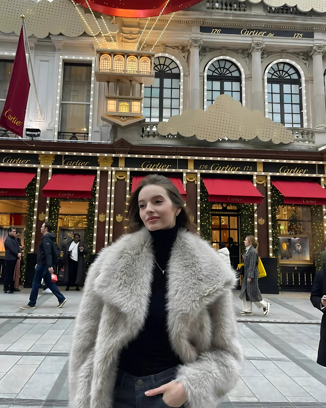 Casaco Sabrina felpuda e gola ampla