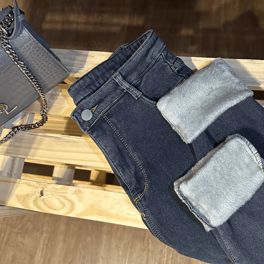Calça Jeans Peluciada - [Compre 1 Leve 2] + Meia Térmica Grátis!